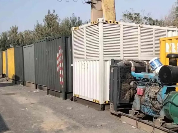 夏县200KW柴油发电机机组每小时油耗是多少？